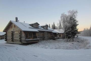 Фото номера Коттедж с 1 спальней и сауной Дома для отпуска Lost Inn Cabins г. Экясломполо 12